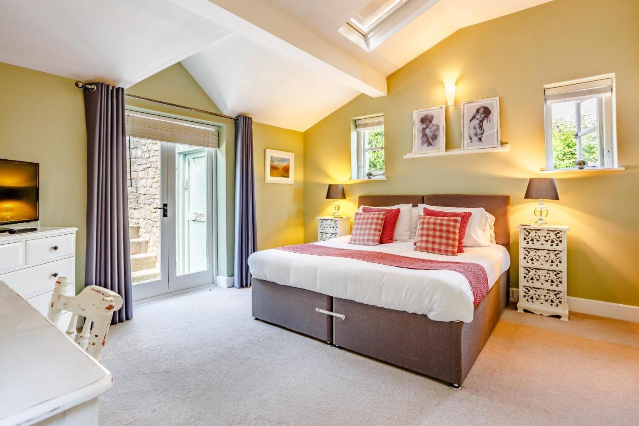 Broadrock Accommodation - Clock Cottage Chepstow Exterior photo